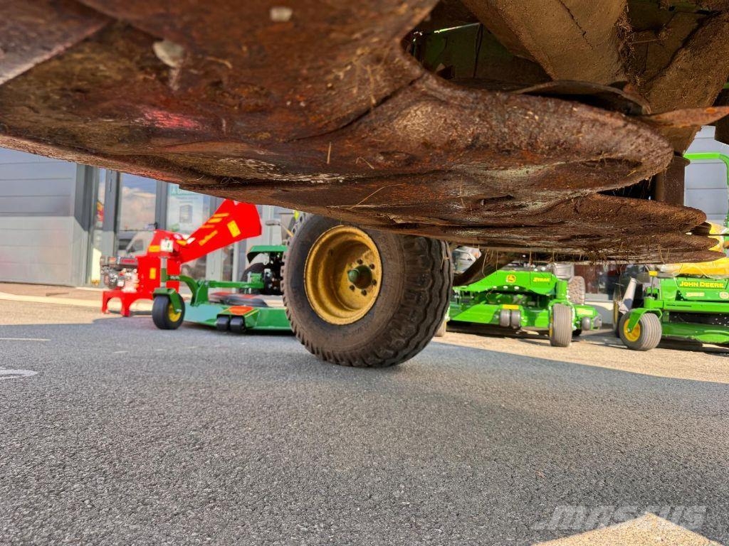 John Deere 830 Monterede og efterspændte slåmaskiner