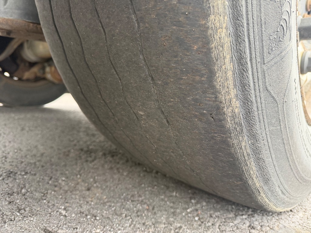 Schmitz 2+2 FRC Kylmä-/Lämpökoriperävaunut