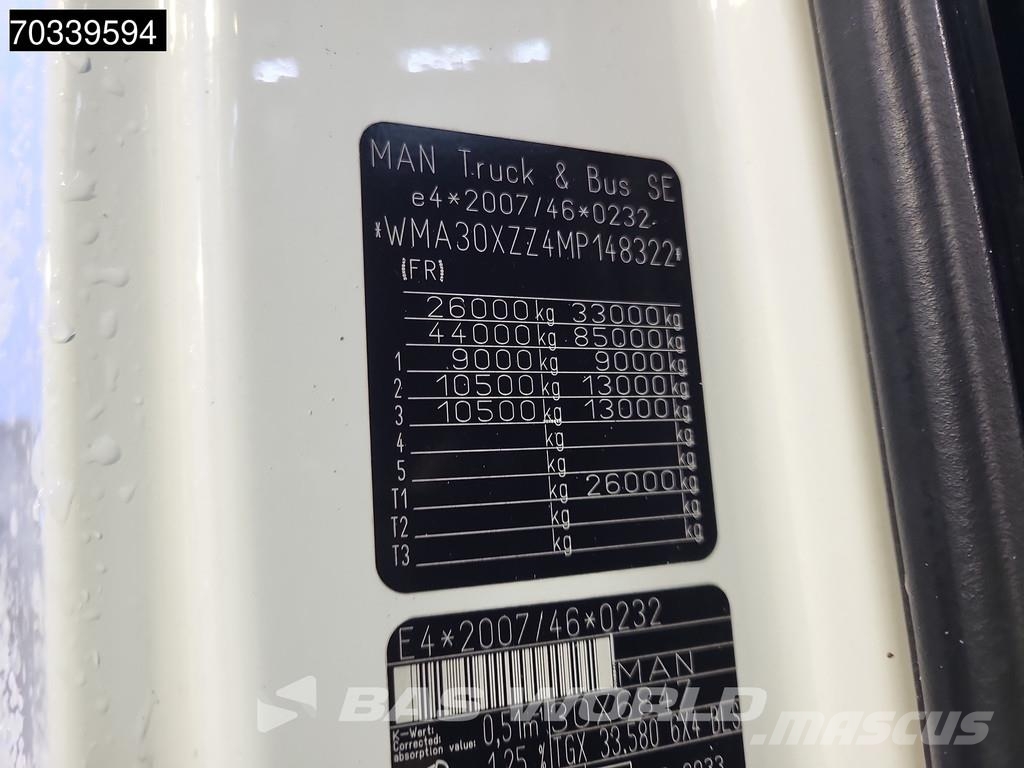 MAN TGX 33.580 6X4 XLX Retarder 2xTanks ACC Vetopöytäautot