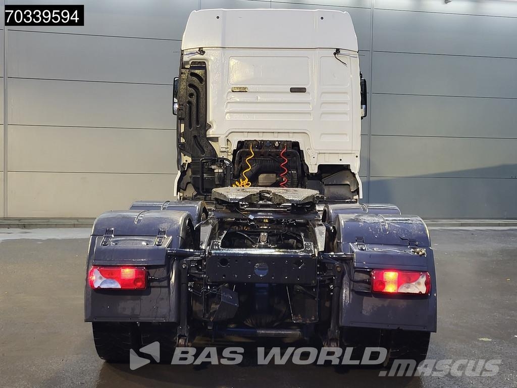 MAN TGX 33.580 6X4 XLX Retarder 2xTanks ACC Vetopöytäautot
