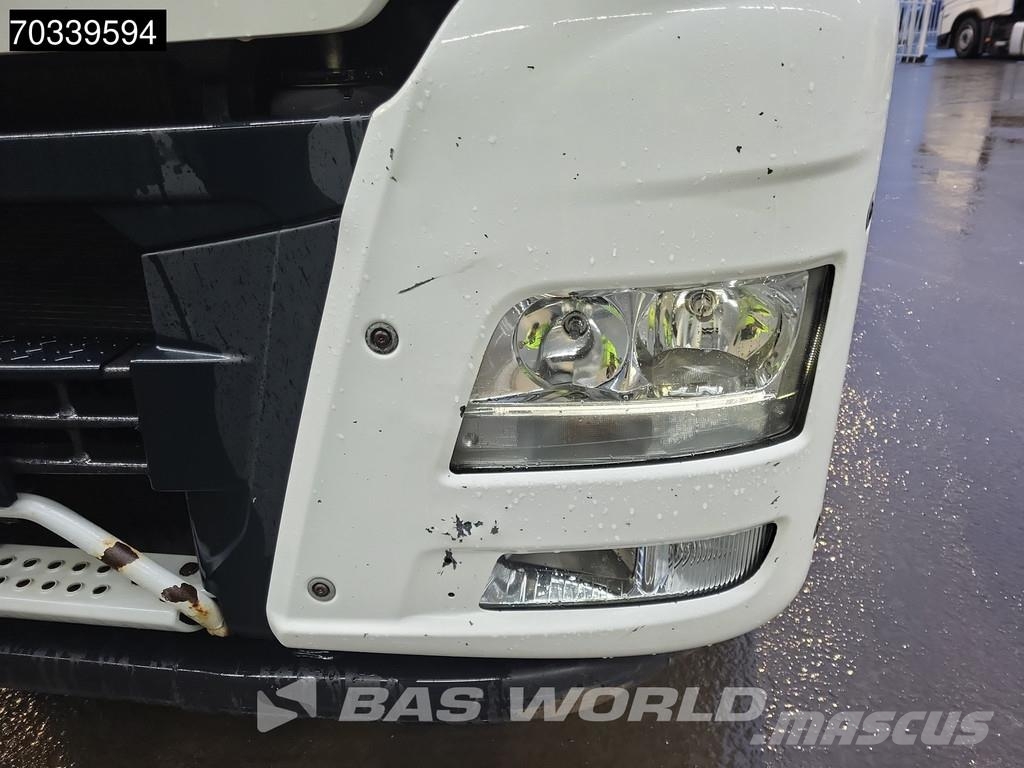 MAN TGX 33.580 6X4 XLX Retarder 2xTanks ACC Tegljači