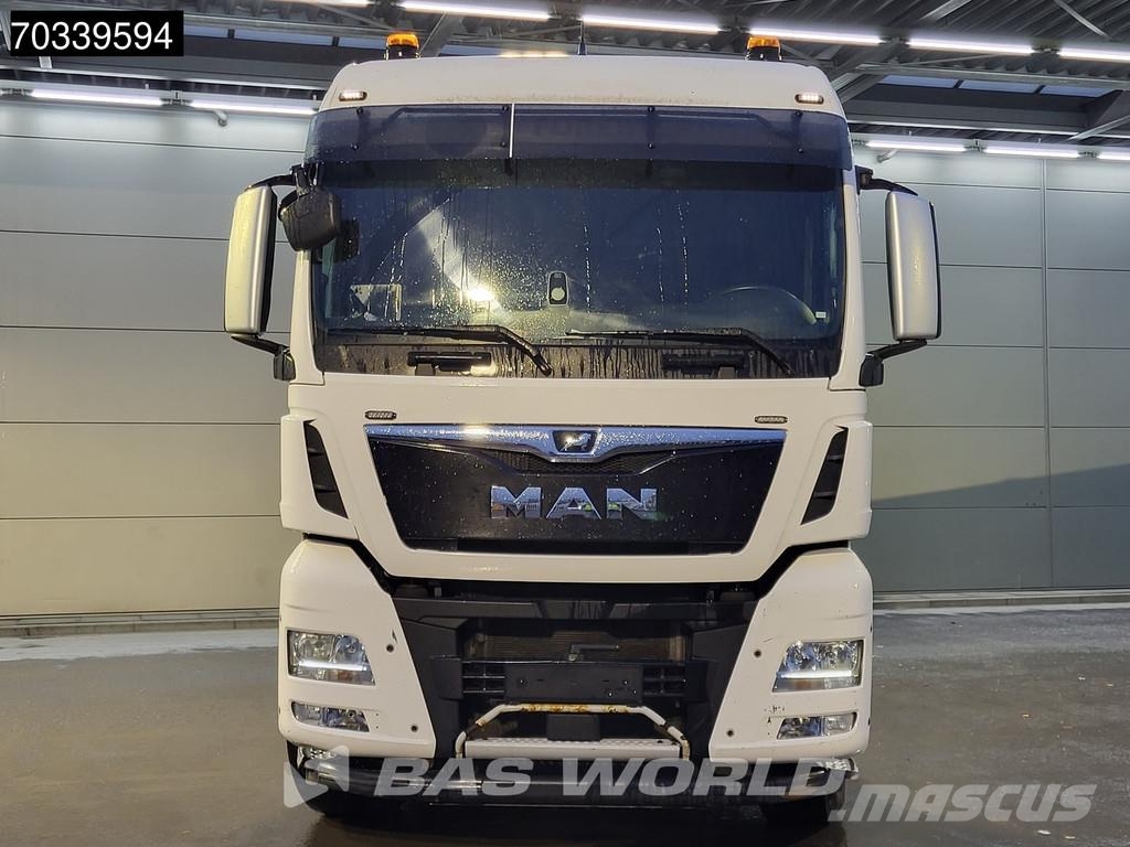 MAN TGX 33.580 6X4 XLX Retarder 2xTanks ACC Vetopöytäautot