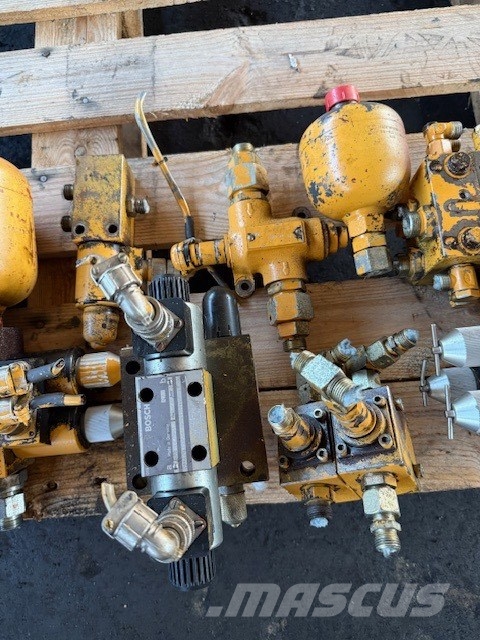 Liebherr A 900 COMPLET HYDRAULIC PARTS Hydraulics