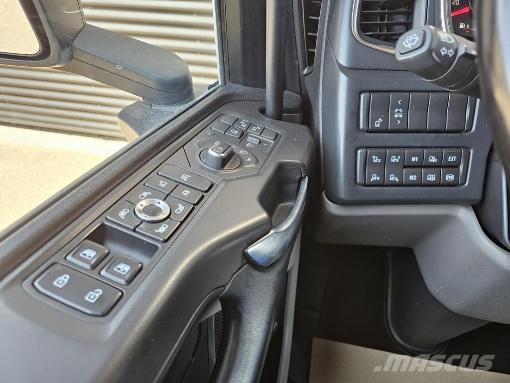 Scania S530 V8 6x2 BOOGIE / RETARDER / FULL AIR / 2 TANKS Tracteur routier