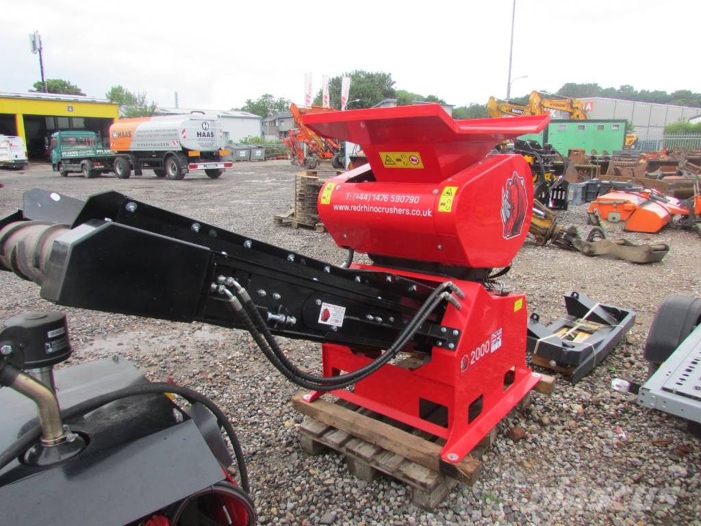 Red Rhino 2000 Brecheranlage mit RedRhino Powerpack Iseliikuvad purustid