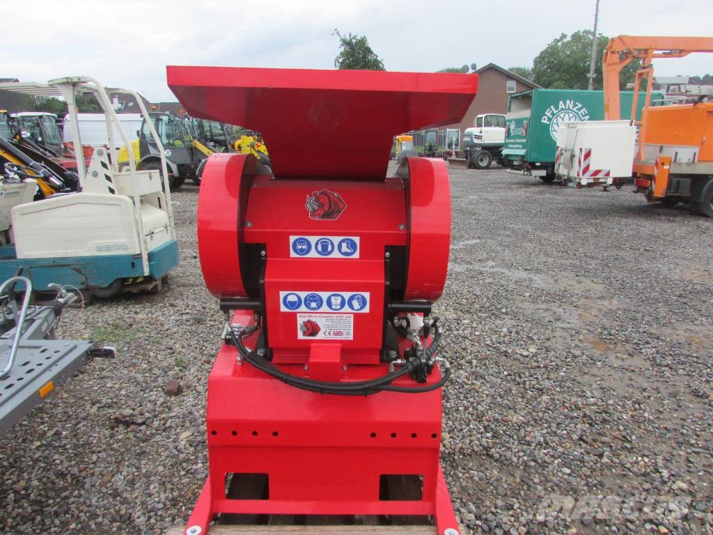 Red Rhino 2000 Brecheranlage mit RedRhino Powerpack Iseliikuvad purustid