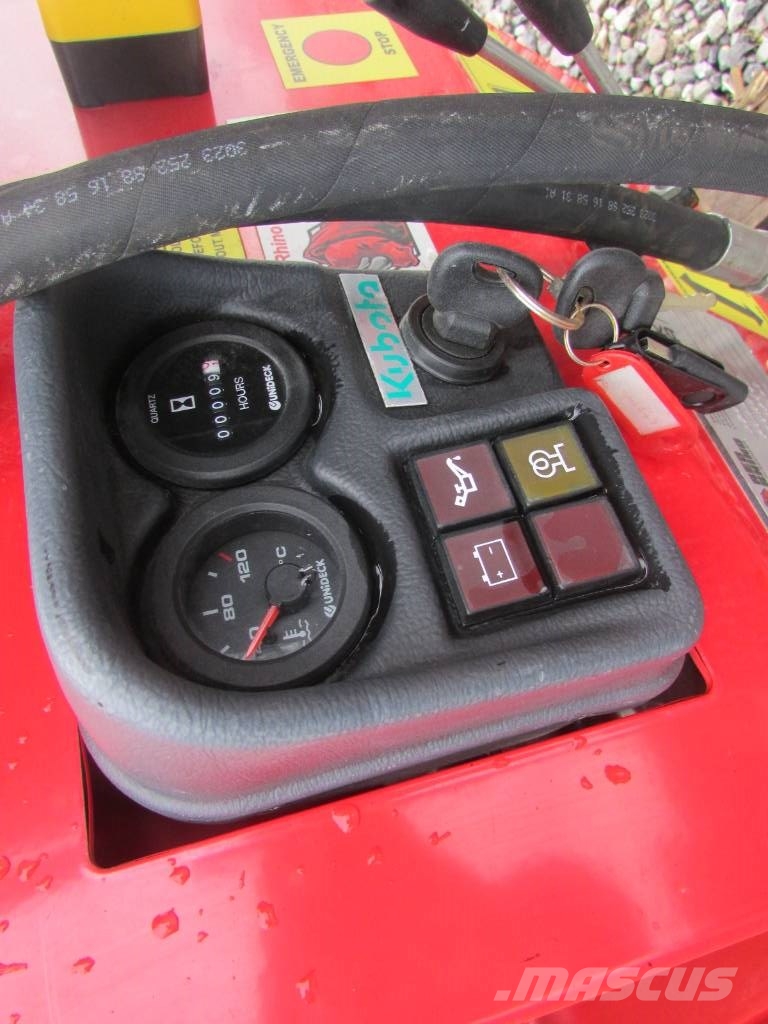 Red Rhino 2000 Brecheranlage mit RedRhino Powerpack Iseliikuvad purustid