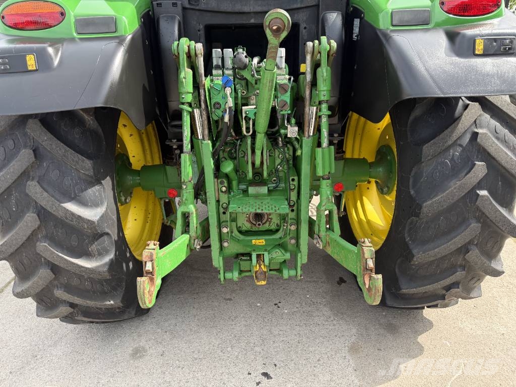 John Deere 6125 R Трактори