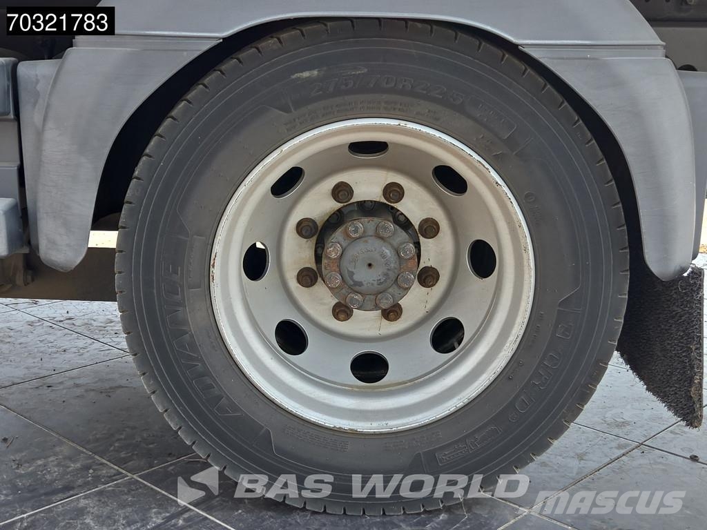 Mercedes-Benz Atego 1527 4X2 15 tonner Automatic 2000kg Ladebord Грузовики-Фургоны