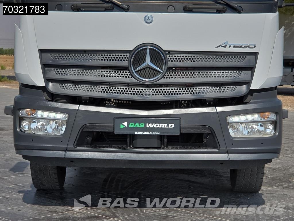 Mercedes-Benz Atego 1527 4X2 15 tonner Automatic 2000kg Ladebord Грузовики-Фургоны