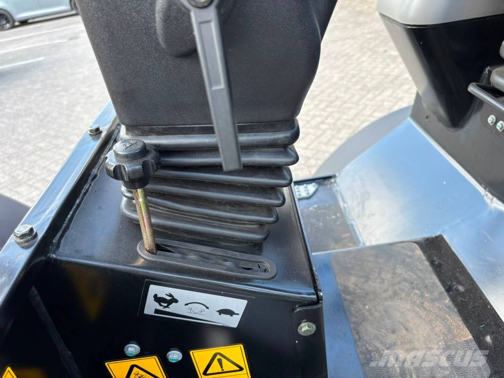 JCB 403 Plus Minicargadoras