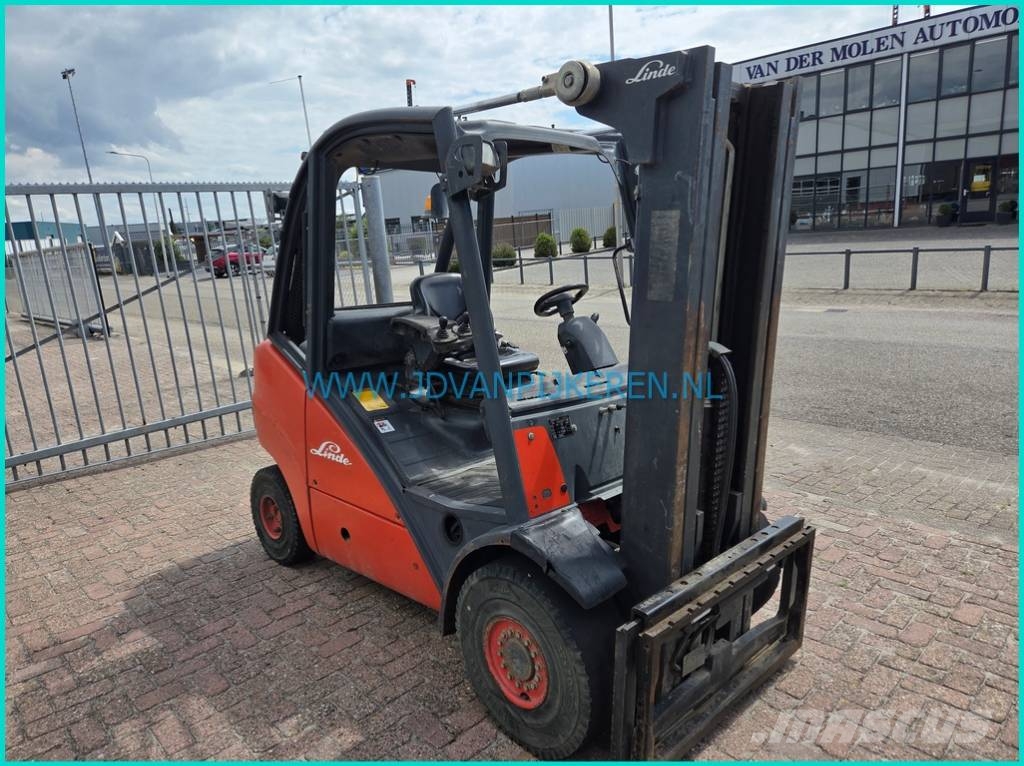 Linde H30D diesel triplex + freelift+ sideshift شاحنات الديزل