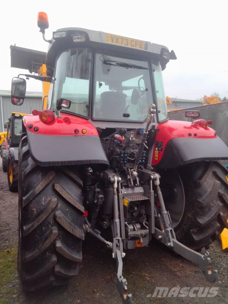Massey Ferguson 5S.125 Traktoren