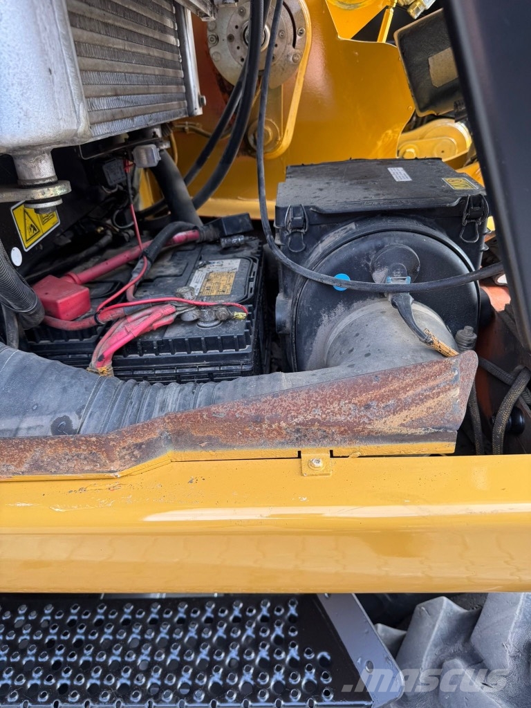 CAT 315 Bageri točkaši
