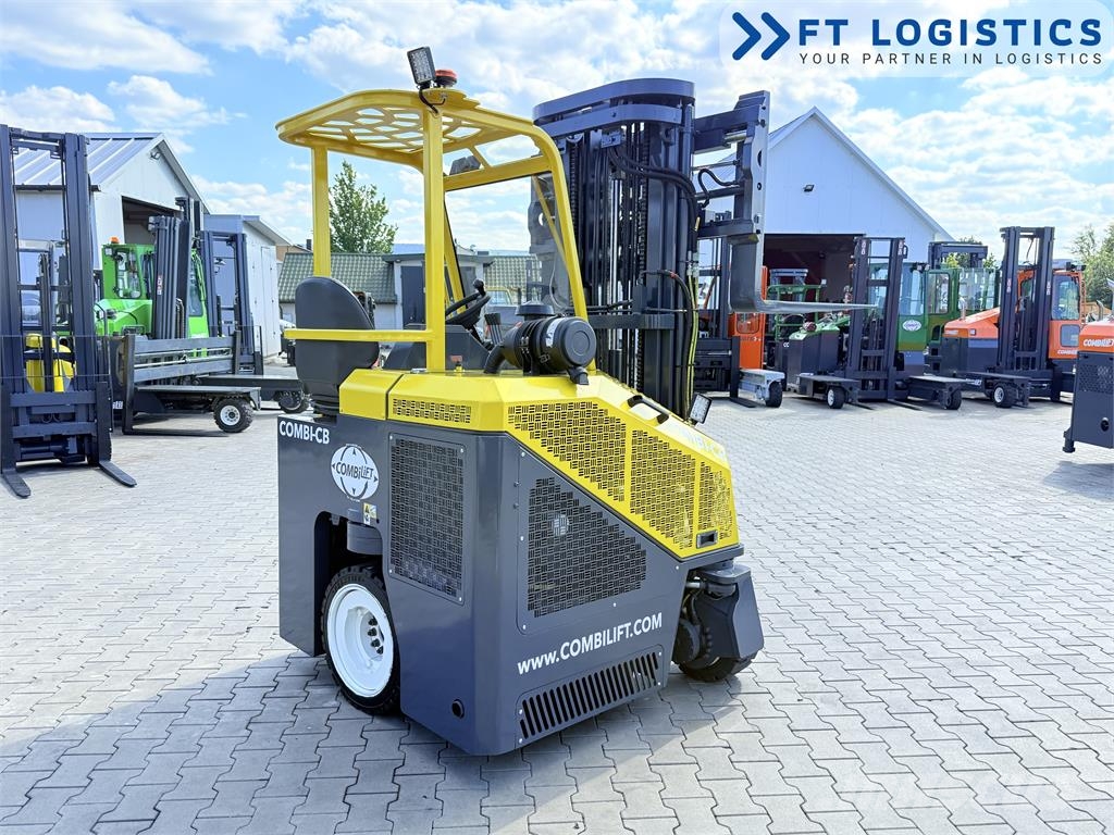 Combilift CB3000 | DIESEL | TRIPLEX 5500 MM | SIDE SHIFT | F شاحنة المناولة رباعية الاتجاهات
