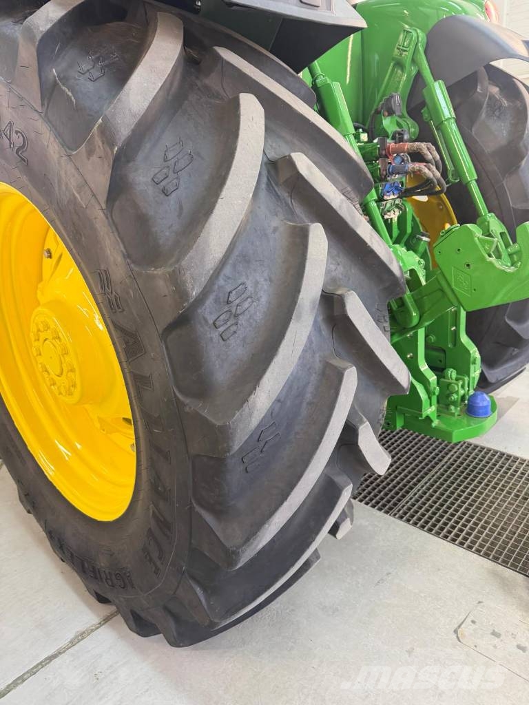John Deere 8360 R Tractors