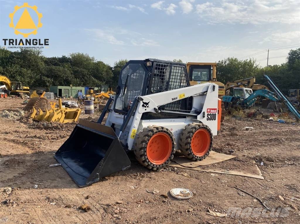 Bobcat S 300 لوادر انزلاقية التوجيه