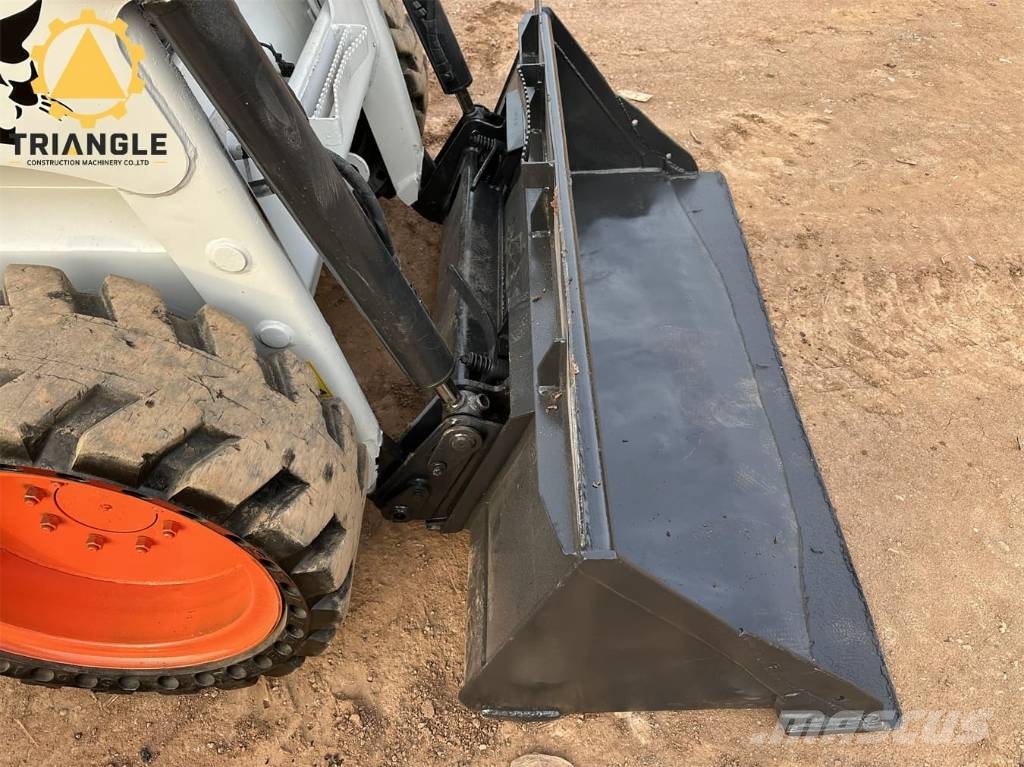 Bobcat S 300 لوادر انزلاقية التوجيه