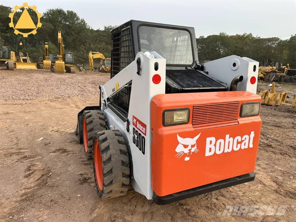 Bobcat S 300 لوادر انزلاقية التوجيه