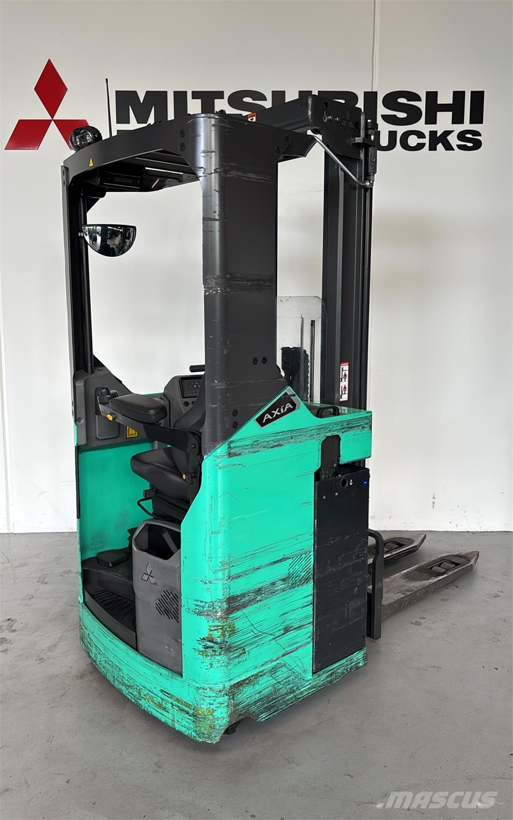 Mitsubishi SBS20N2 Stāvot vadāmie palešu krautņotāji