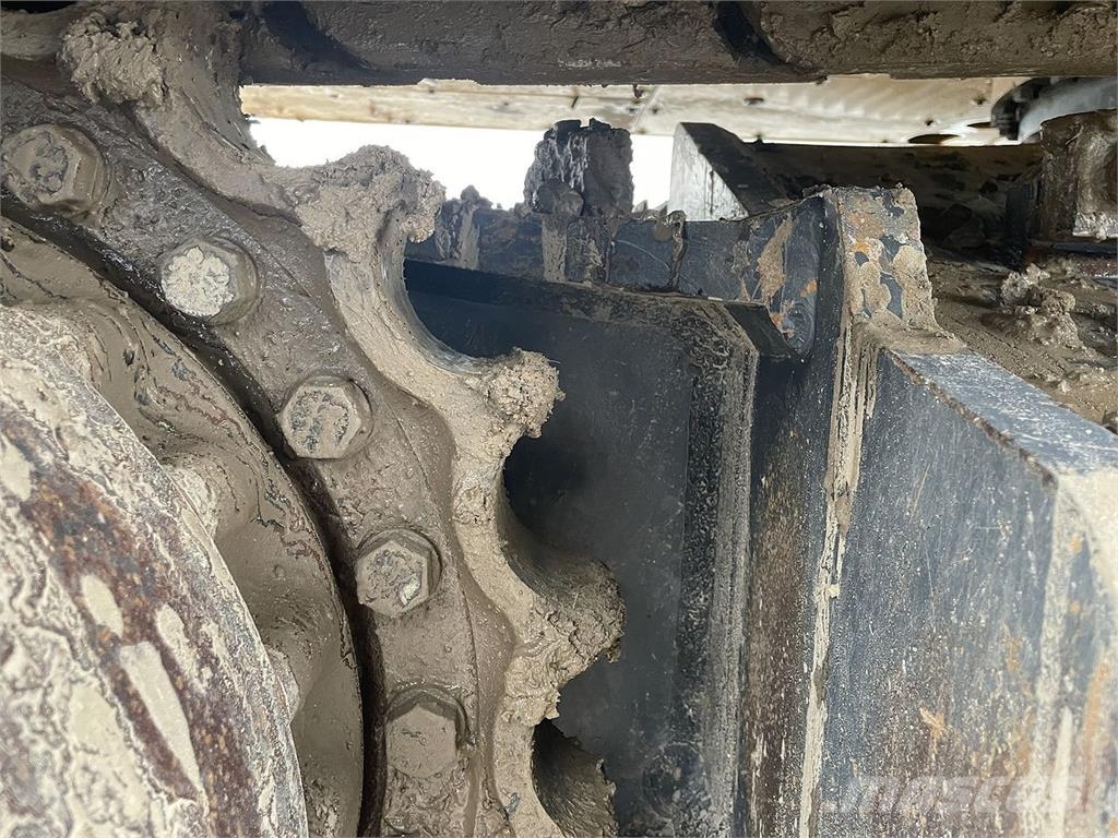 Komatsu HB365LC-3EO Paletli ekskavatörler