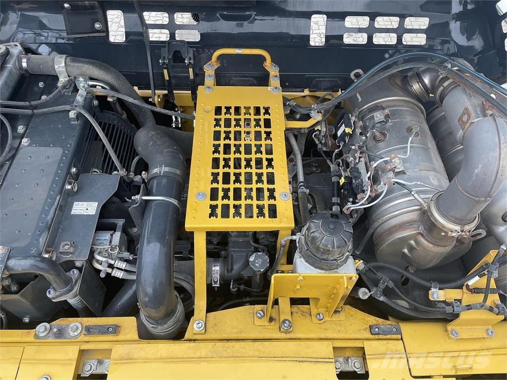 Komatsu HB365LC-3EO Paletli ekskavatörler