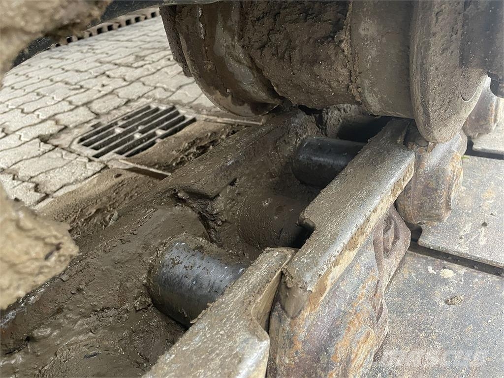 Komatsu HB365LC-3EO Paletli ekskavatörler