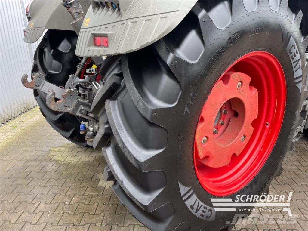 Fendt 828 S4 PROFI PLUS Traktoriai