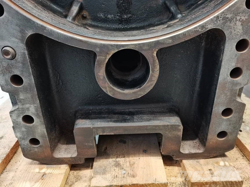 Fendt 927 Vario {TCD 2013 L06 4V}  oil pan Motoren