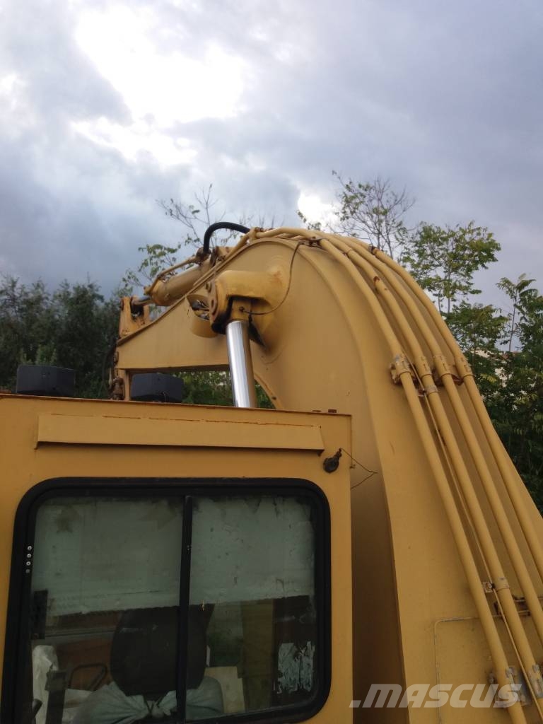 CAT 235 C Excavadoras sobre orugas