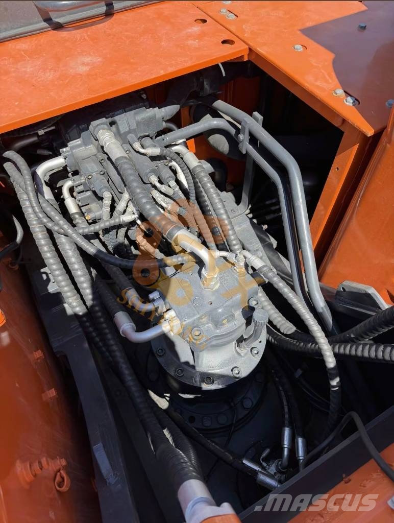 Doosan DX 300 LC Bagri goseničarji