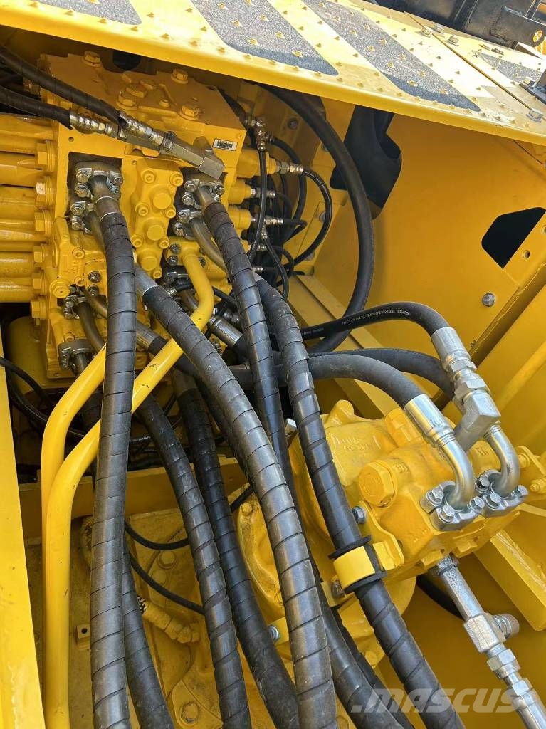 Komatsu PC 220-8 Εκσκαφείς με ερπύστριες