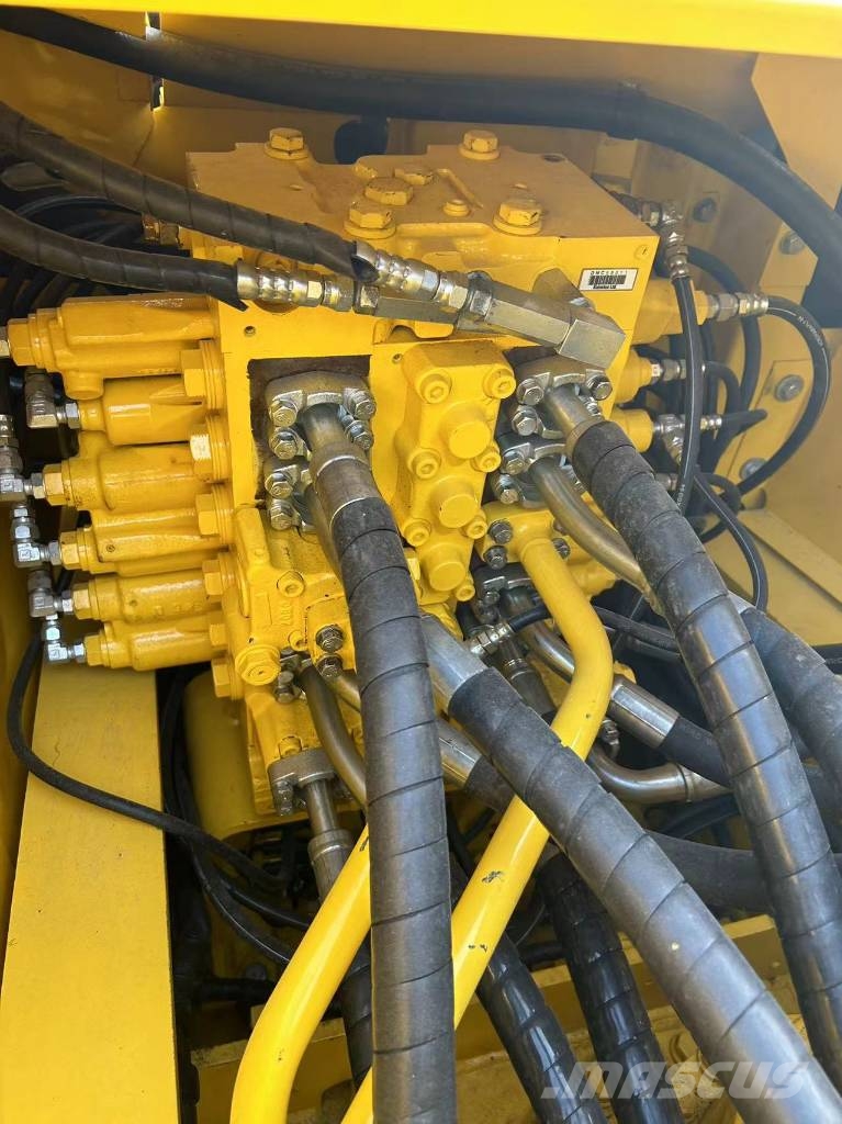 Komatsu PC 220-8 Εκσκαφείς με ερπύστριες