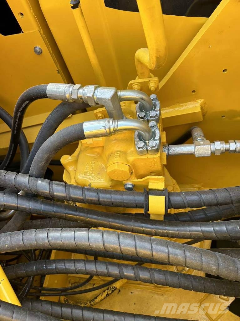 Komatsu PC 220-8 Εκσκαφείς με ερπύστριες