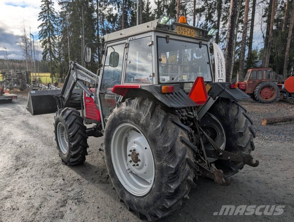Massey Ferguson 390 Quicke Q940 etukuormaajalla Traktorit