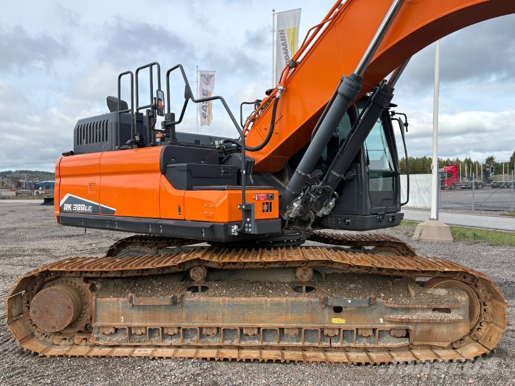 Doosan DX 300 LC-7 Roomikekskavaatorid