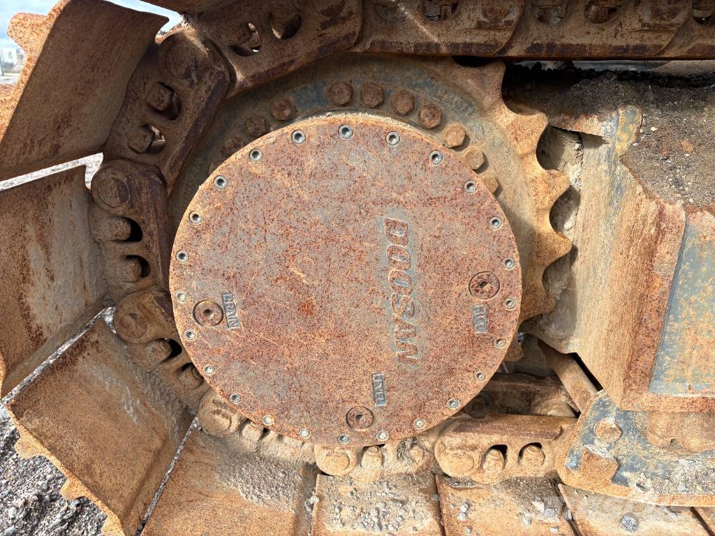 Doosan DX 300 LC-7 Roomikekskavaatorid