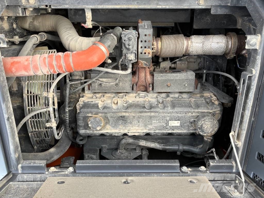 Doosan DX 300 LC-7 Roomikekskavaatorid