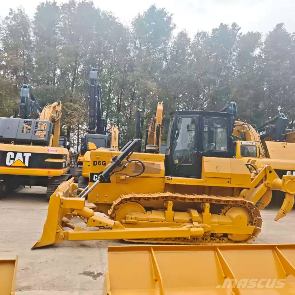 CAT D 6 G Buldožeri guseničari