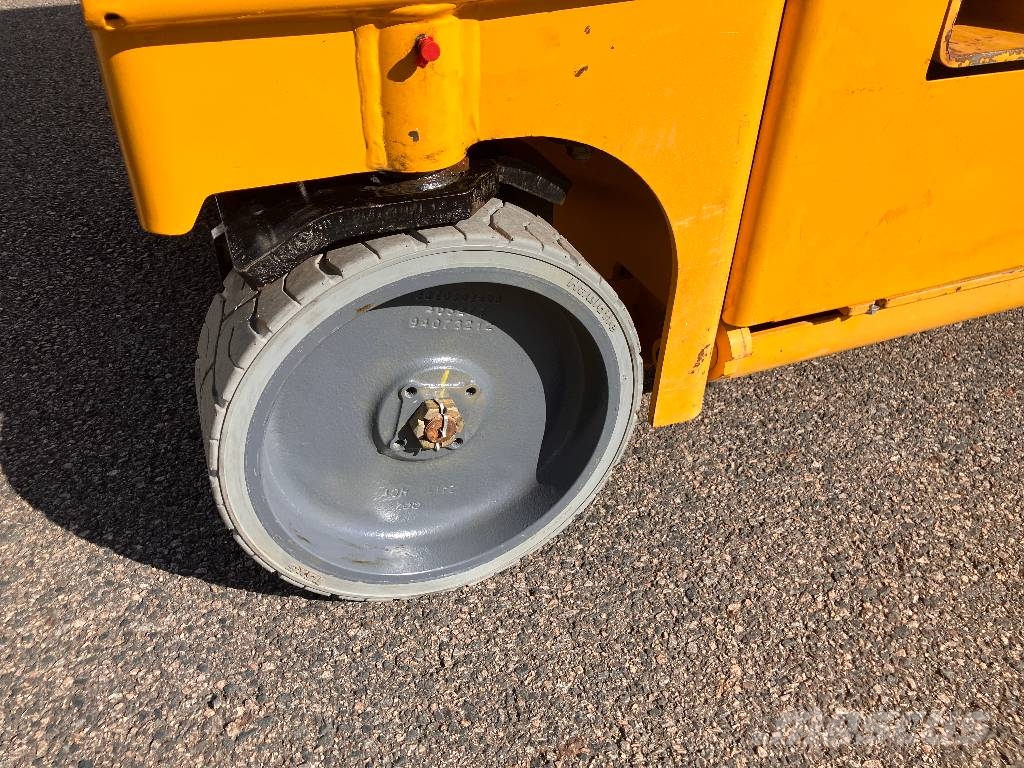 HAULOTTE COMPACT10 - NEW BATTERIES 4 NEW WHEELS Nacelle ciseaux