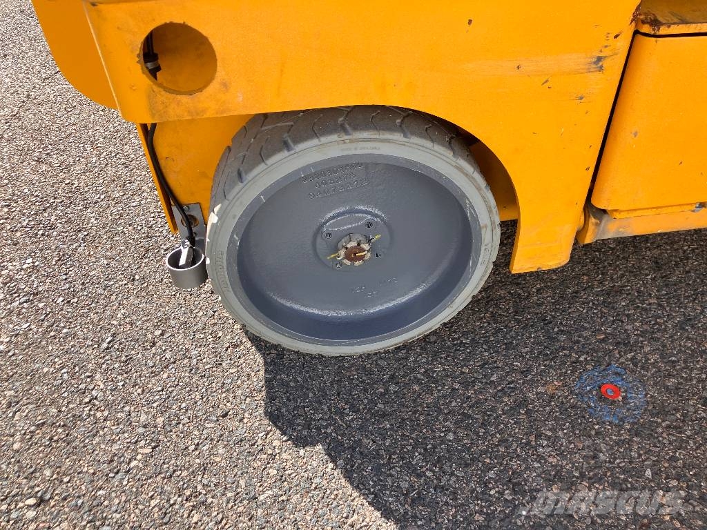 HAULOTTE COMPACT10 - NEW BATTERIES 4 NEW WHEELS Nacelle ciseaux