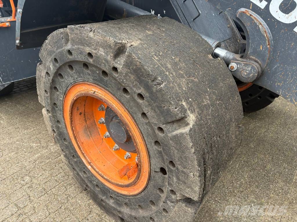 Develon DL 220-7 Kolesni nakladalci