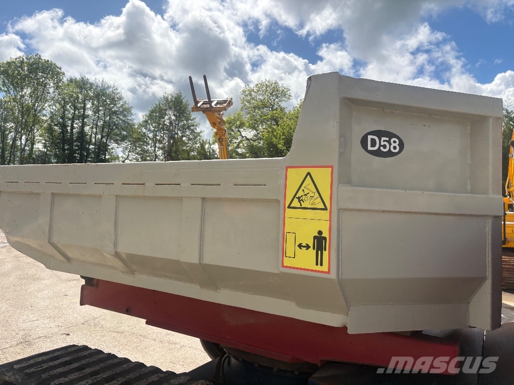 Takeuchi TCR 50 Гусеничні самоскиди