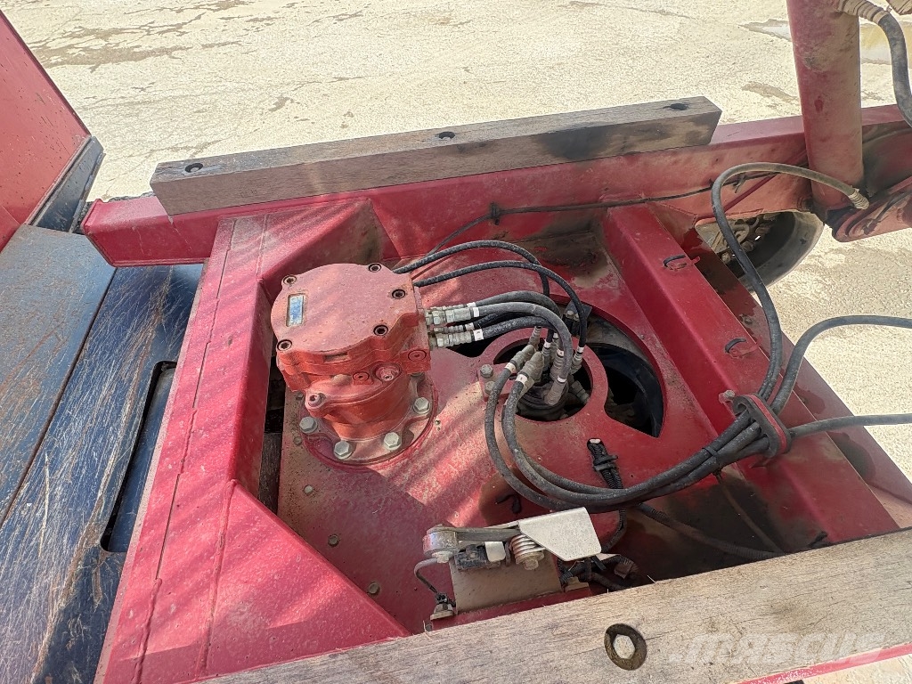 Takeuchi TCR 50 Гусеничні самоскиди