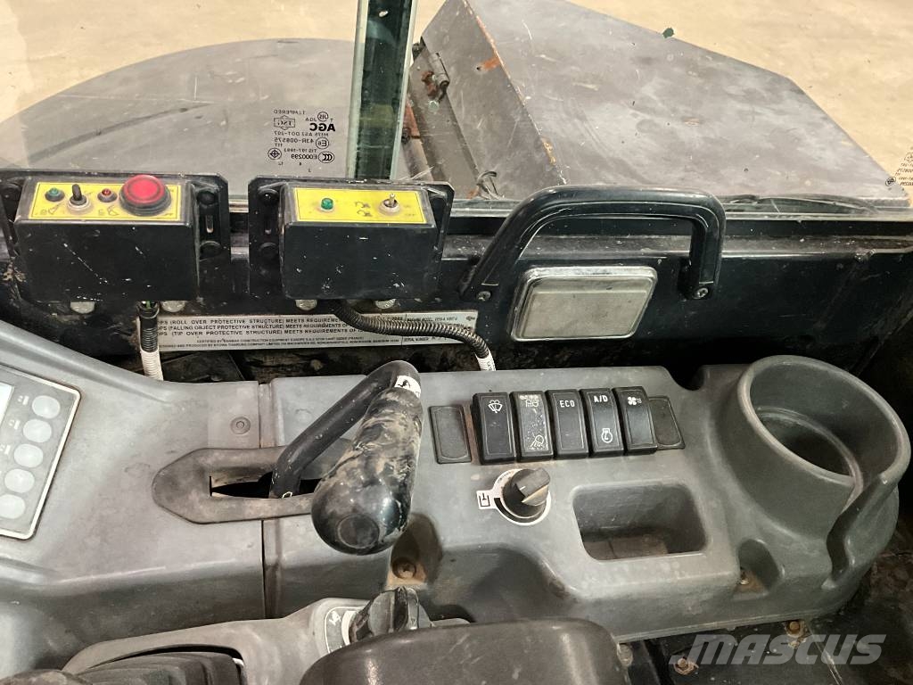 Yanmar Vio 50-6A حفارات صغيرة أقل من 7 طن (حفارات صغيرة)