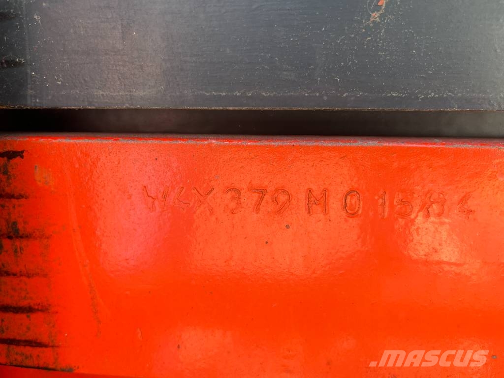 Linde L12 /379/ FORKS SHORT 900/000 V-4071 OB Platform stackers