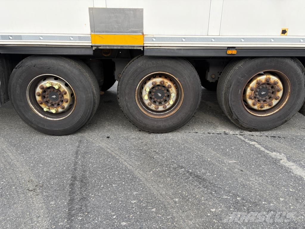 Schmitz Cargobull Trailer Reefer Flower Width & Dual Temp & Double S Semirimorchi a temperatura controllata