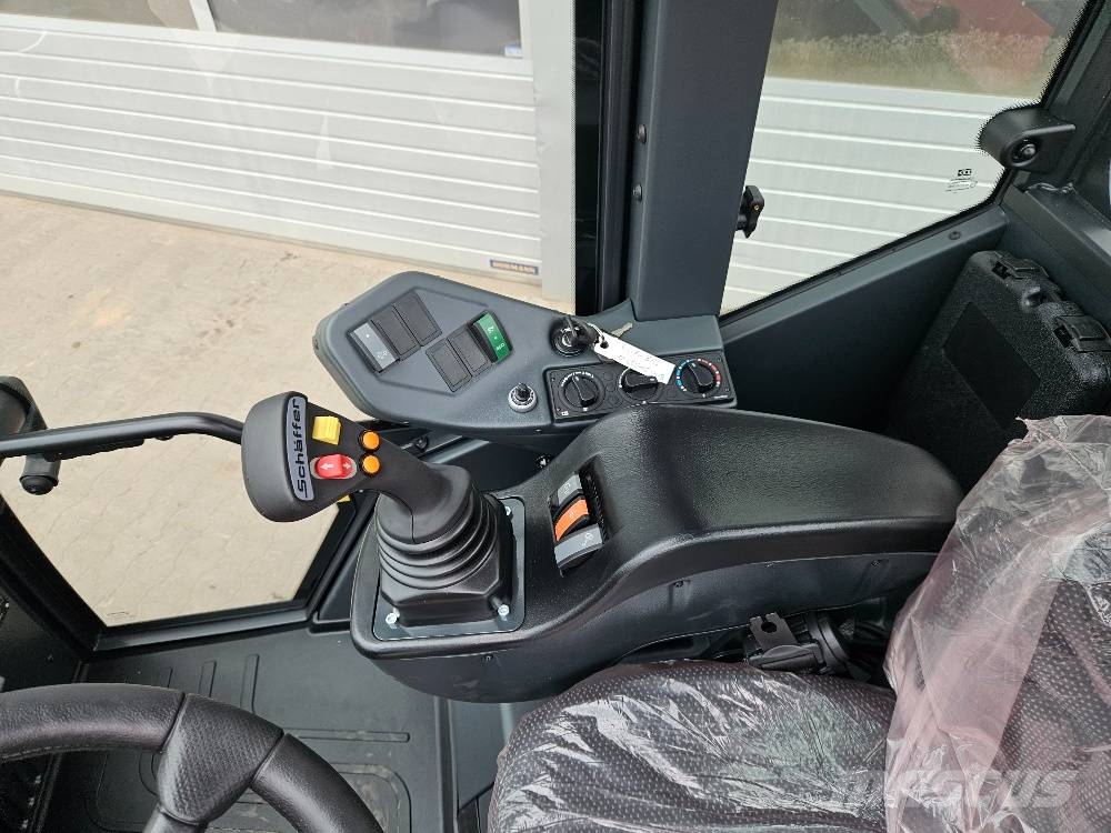 Schäffer 6680Z-3 Kolesni nakladalci