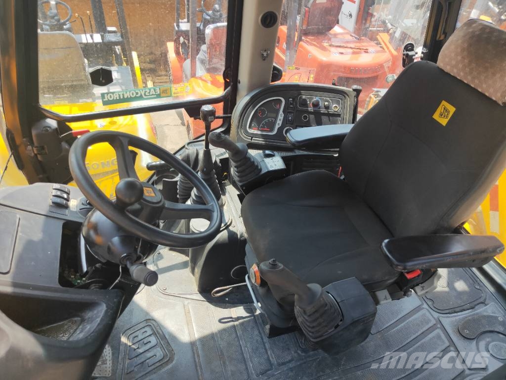 JCB 4CX Ekskavaatorlaadurid