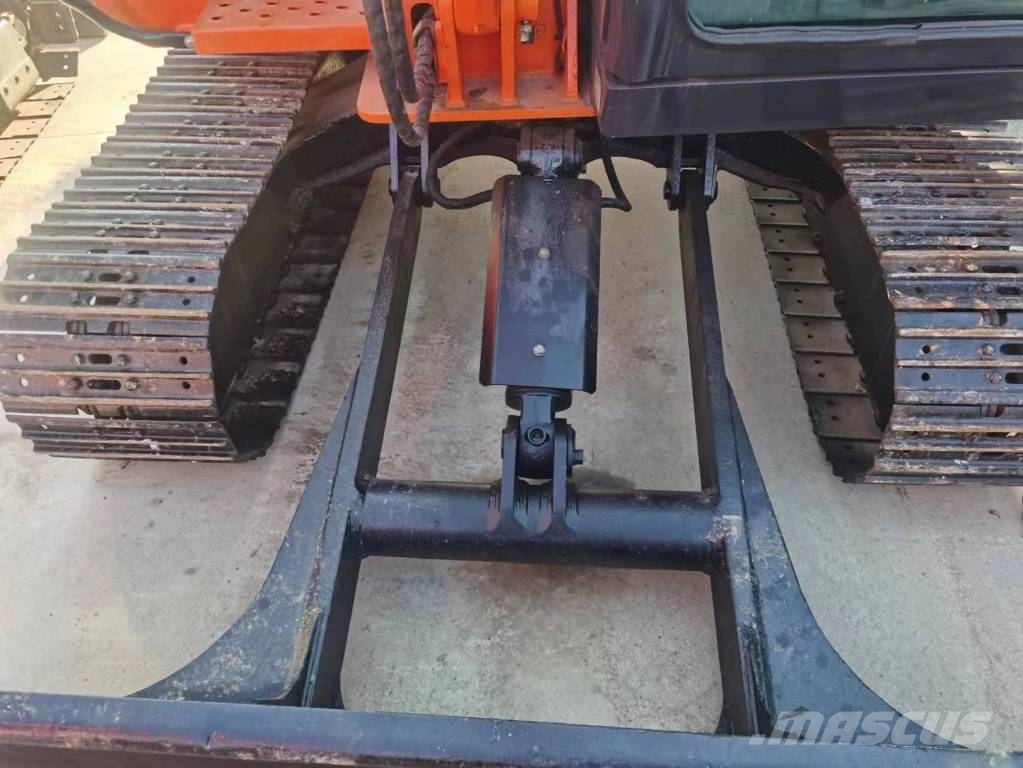 Hitachi ZX 60 Гусеничні екскаватори
